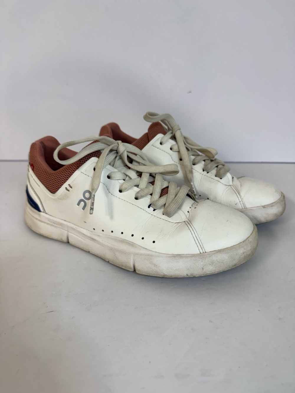 On Running Cloud White & Rust Men’s Low-Top Sneakers